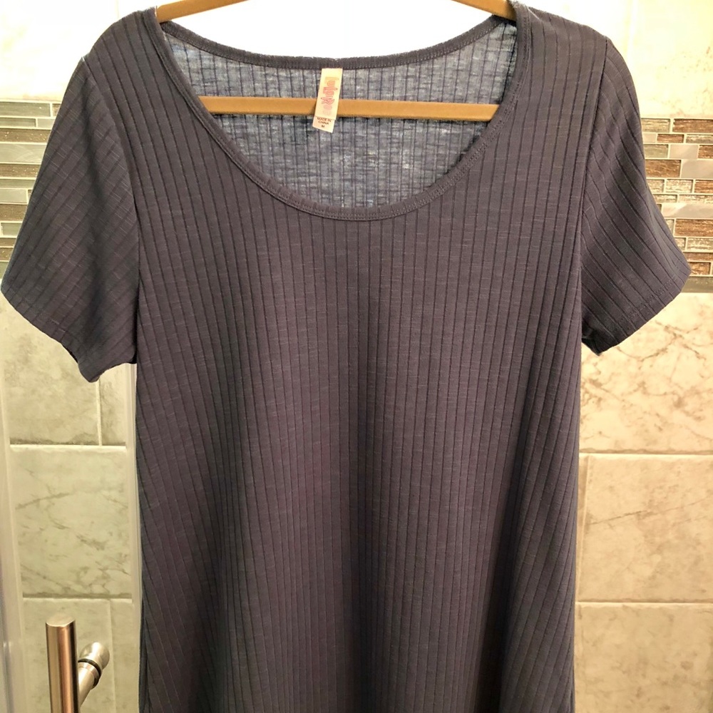 Lularoe classic tee